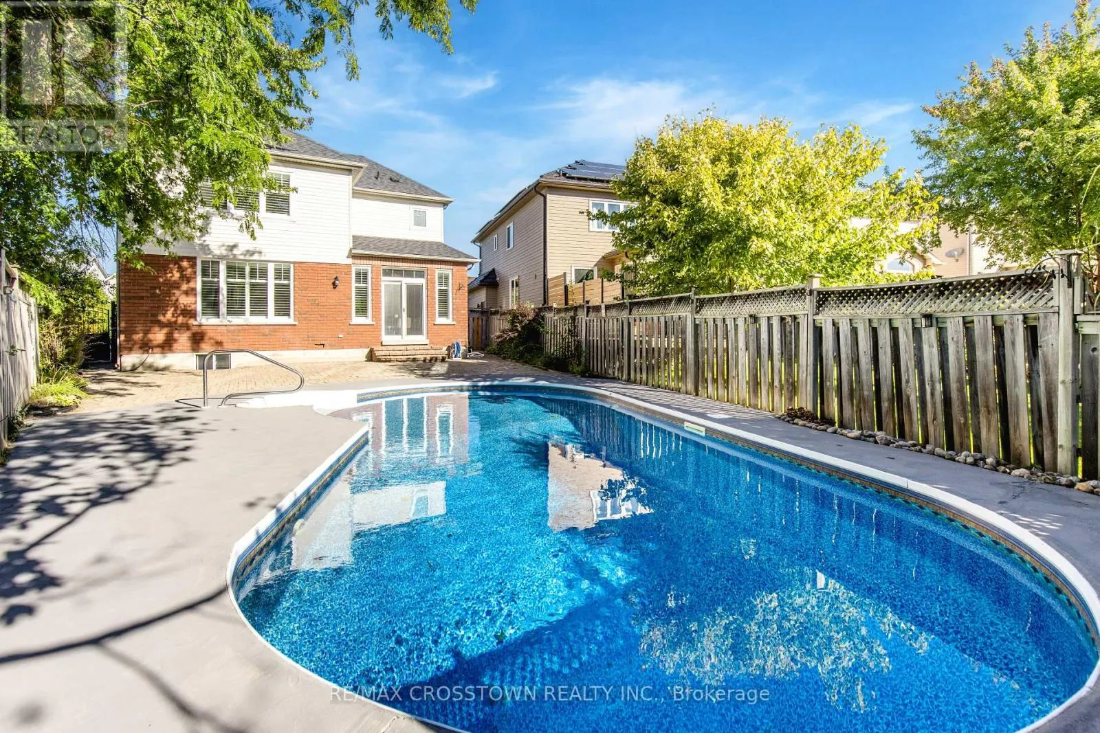 62 WINDSOR CRESCENT
