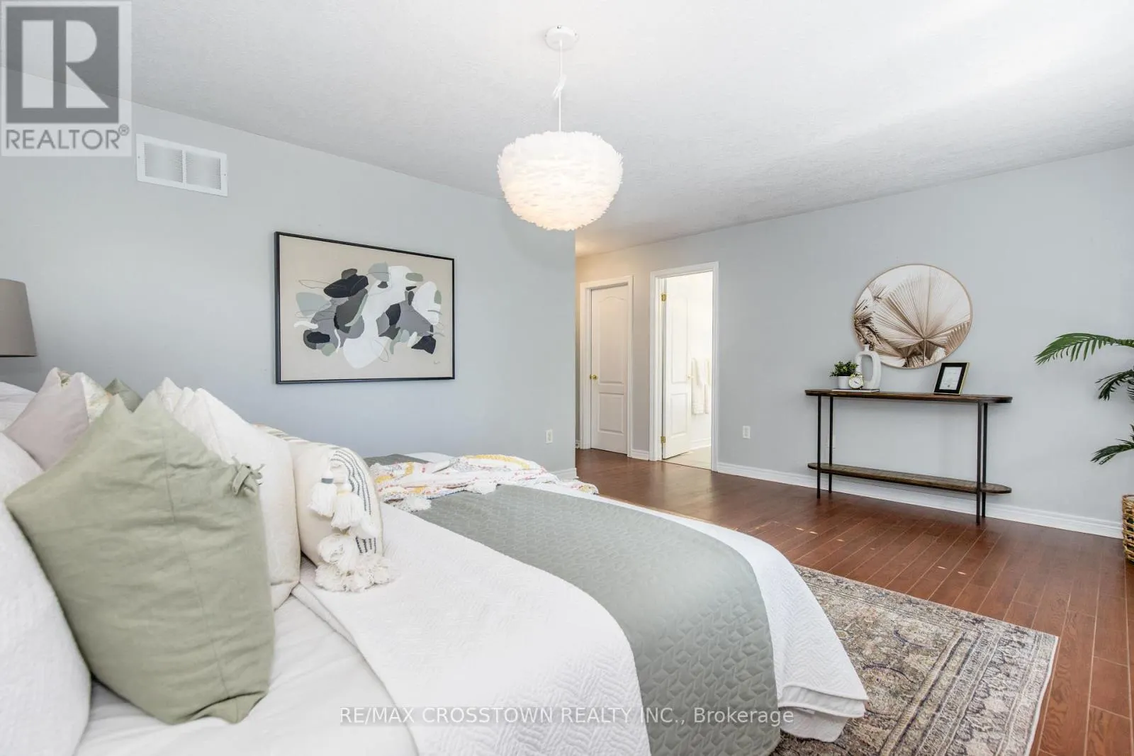 62 WINDSOR CRESCENT