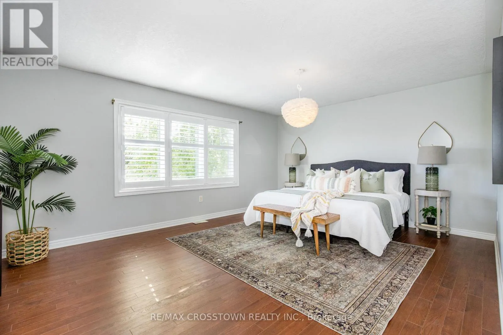 62 WINDSOR CRESCENT
