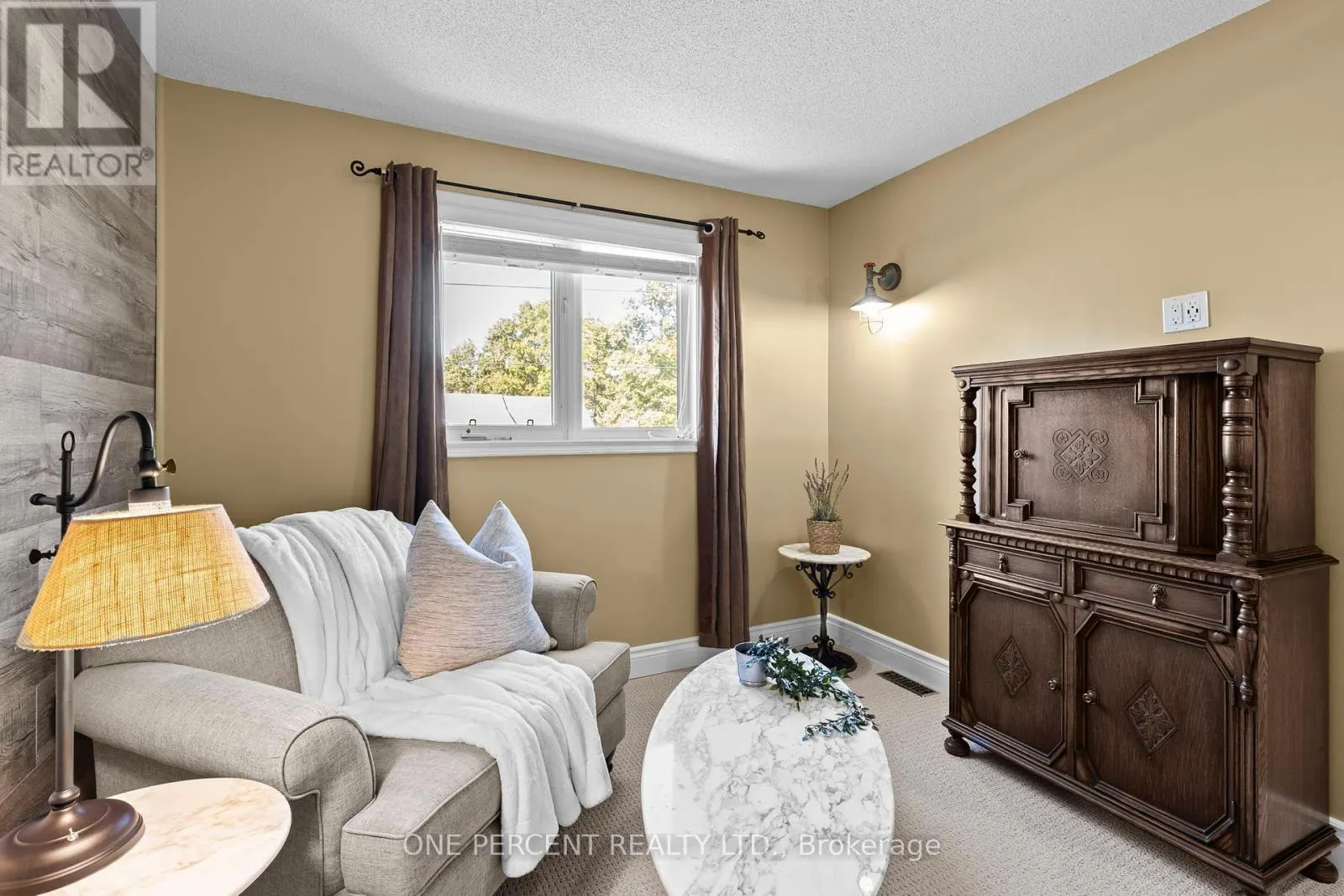 63 BAILEY CRESCENT