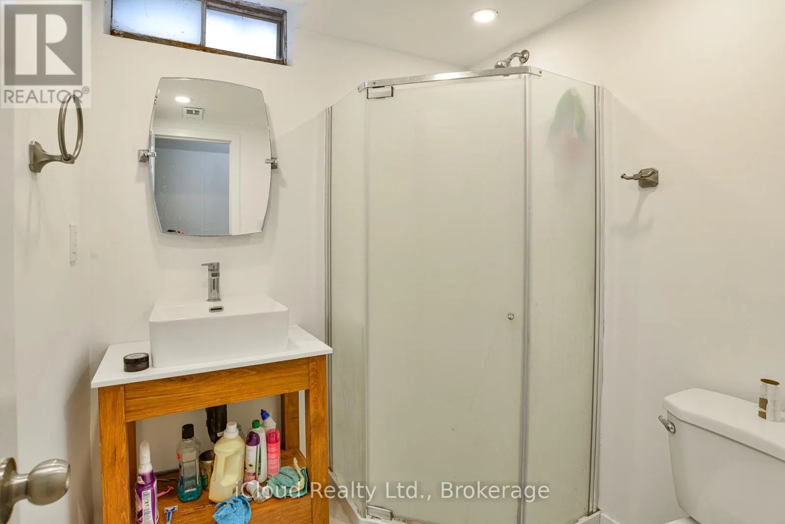 34 KIPLING PLACE