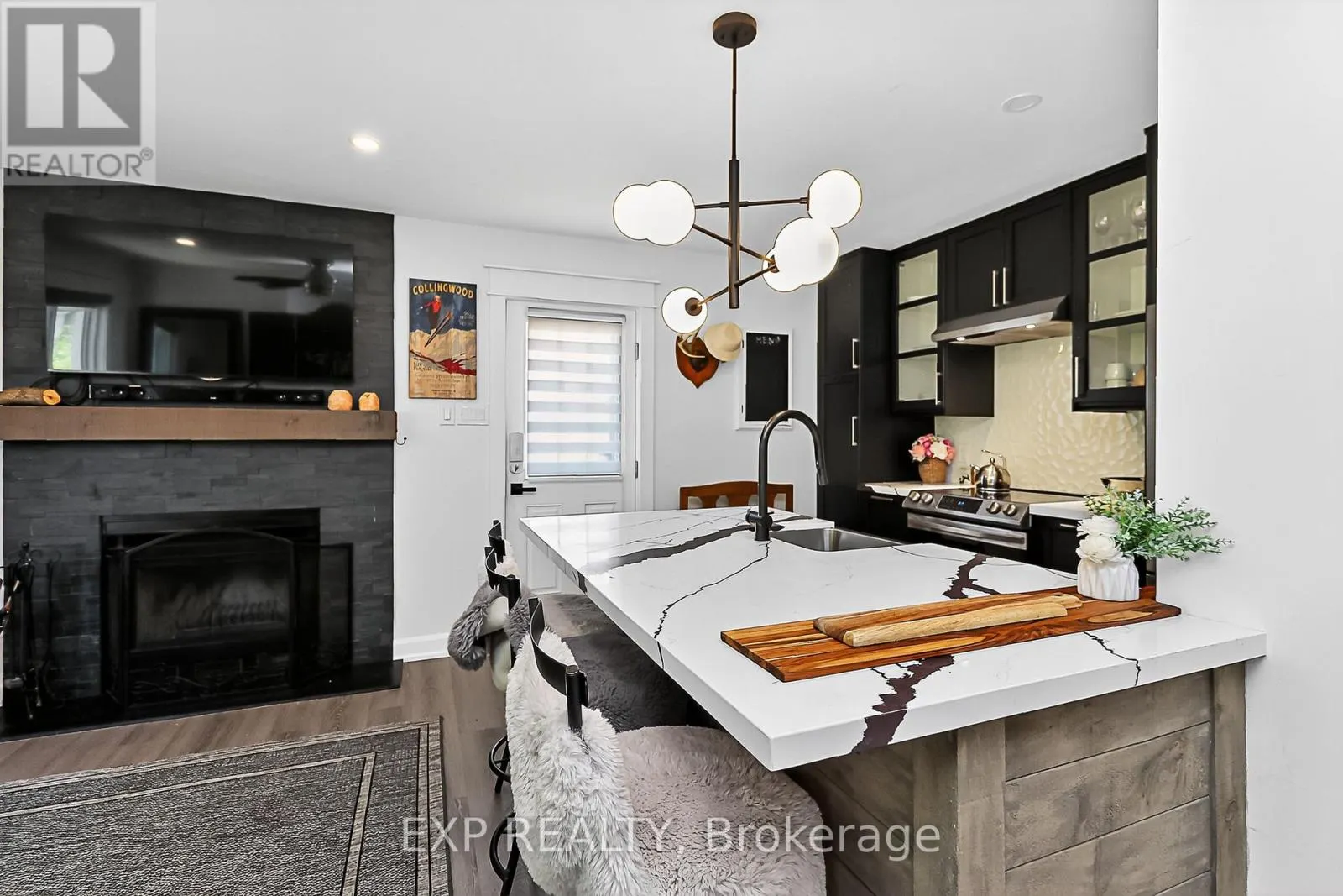 3 - 15 DAWSON DRIVE