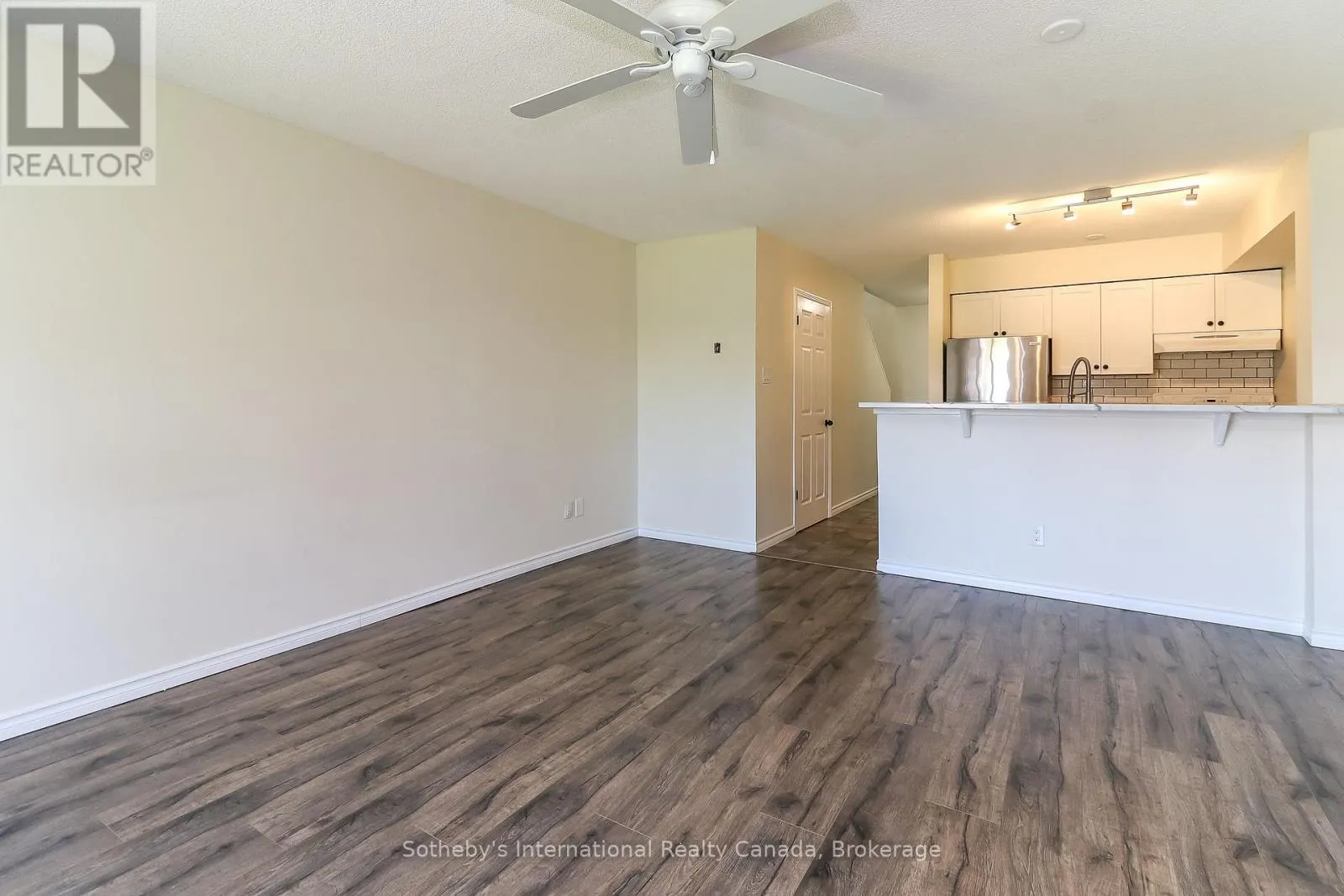 348 MARINERS WAY