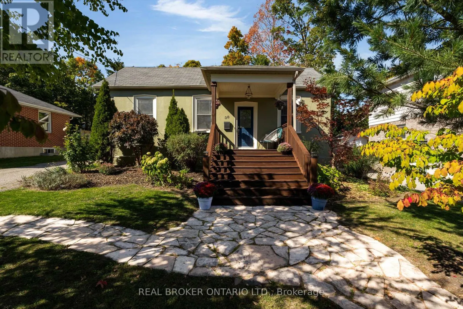 38 GROVE STREET