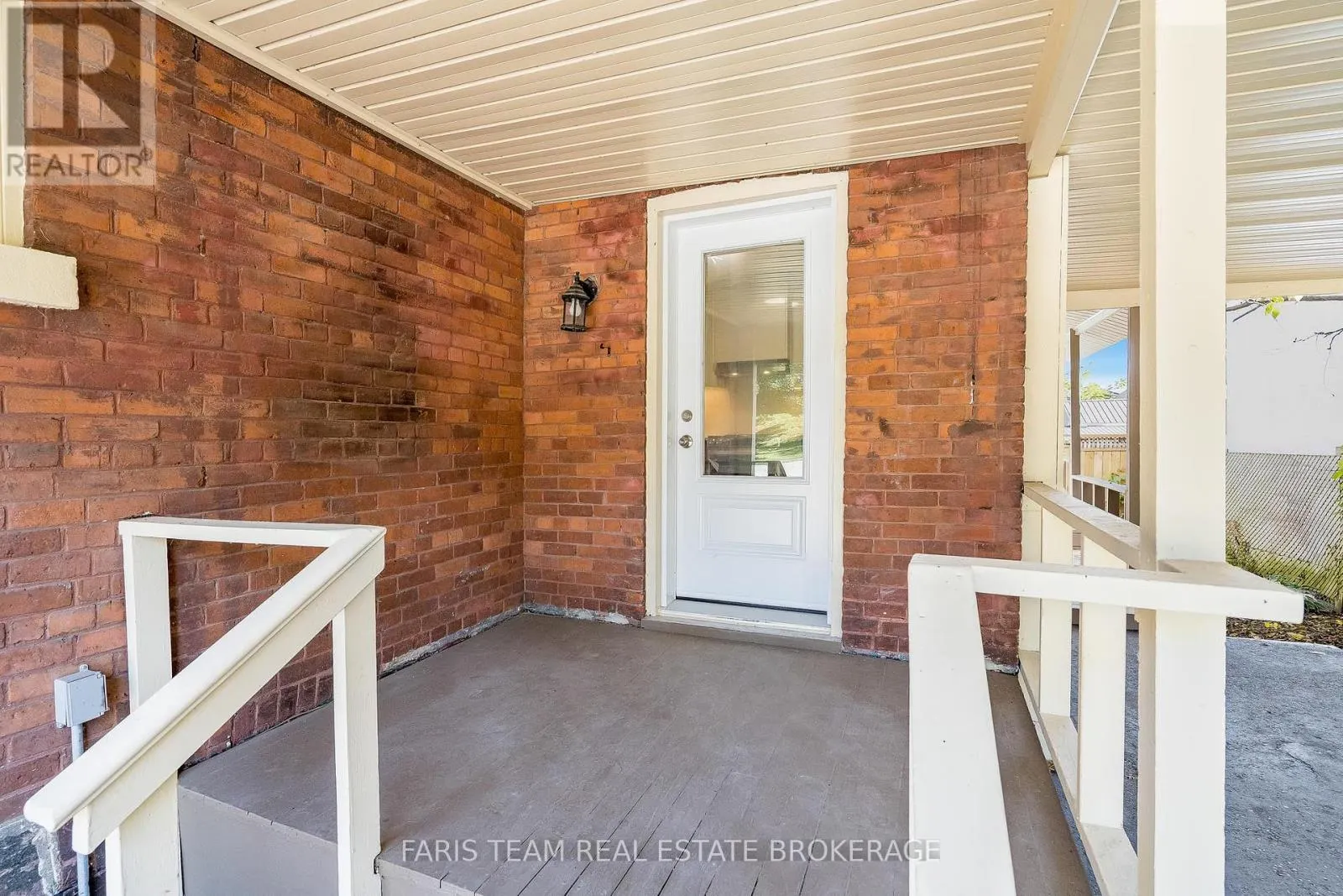 409 QUEEN STREET