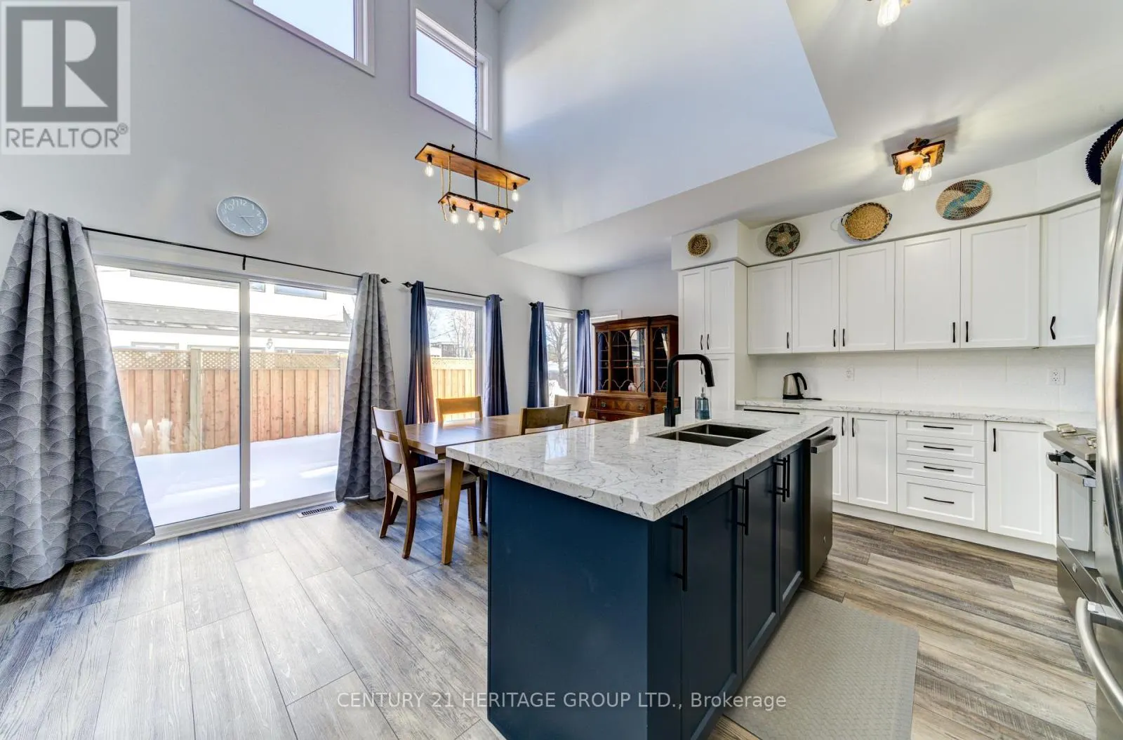 44 RUBY CRESCENT