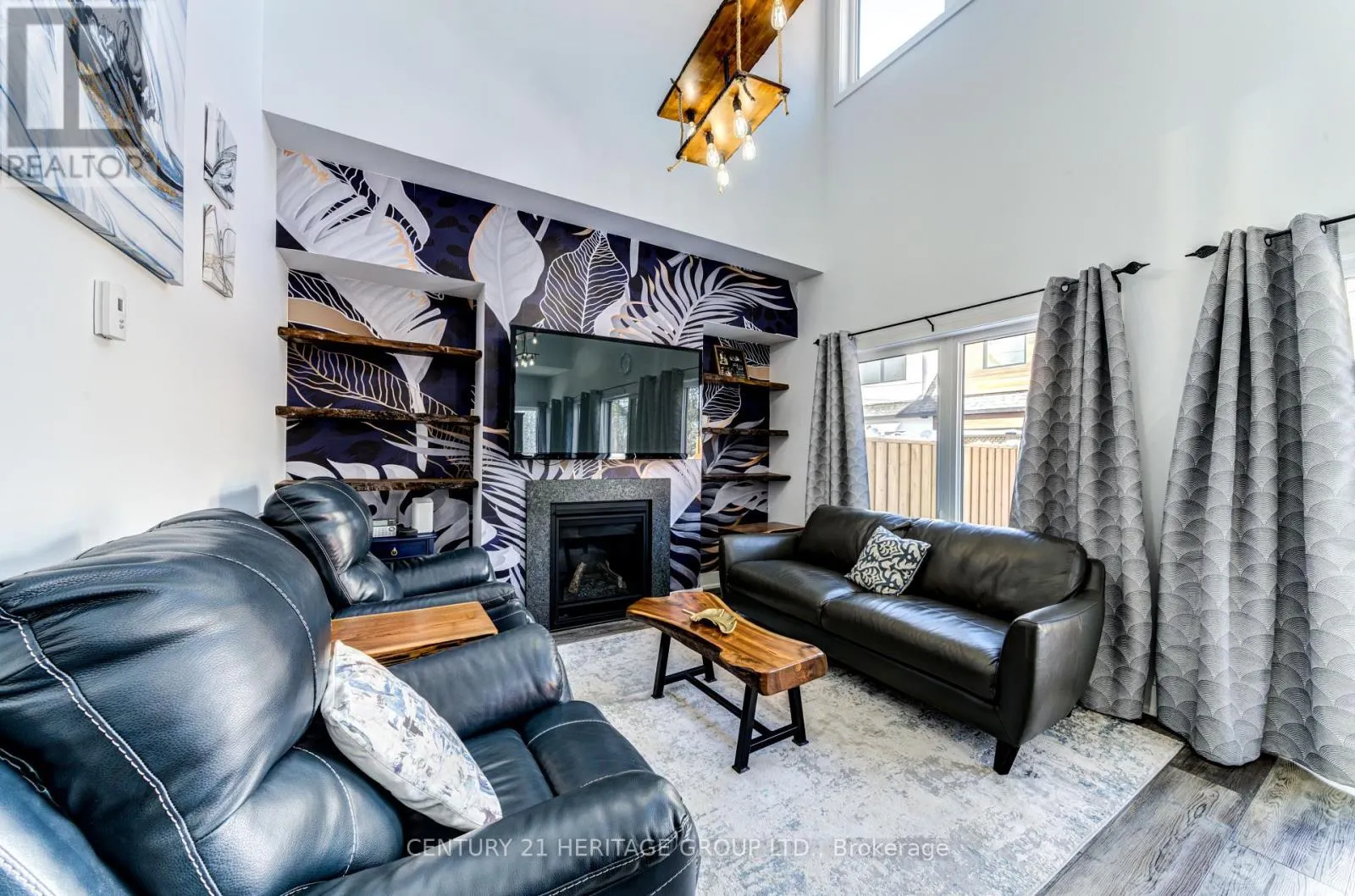 44 RUBY CRESCENT