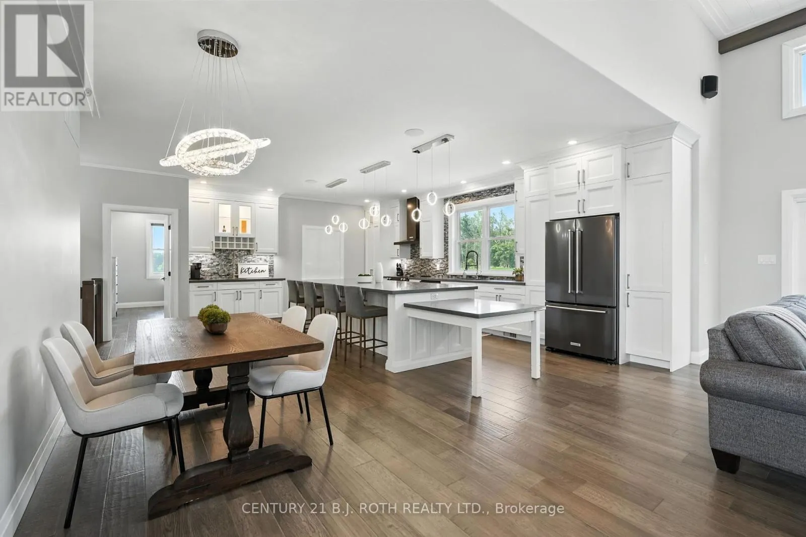 3510 BRENNAN LINE W