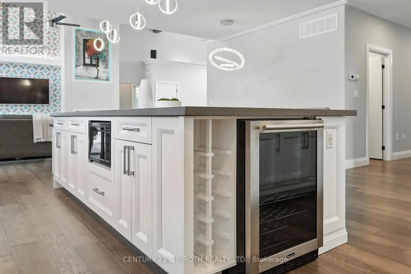 3510 BRENNAN LINE W