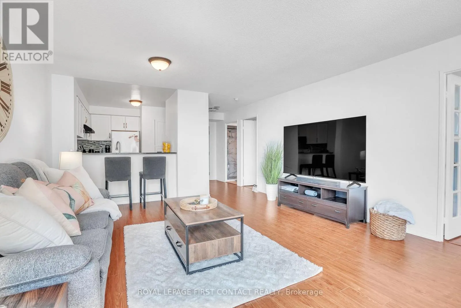 908 - 140 DUNLOP STREET E