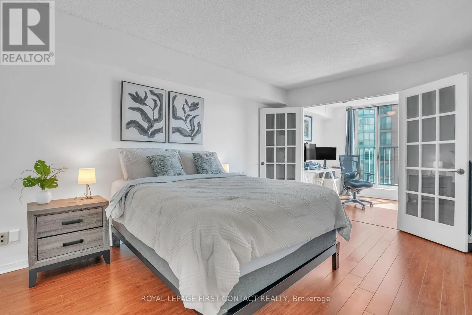 908 - 140 DUNLOP STREET E
