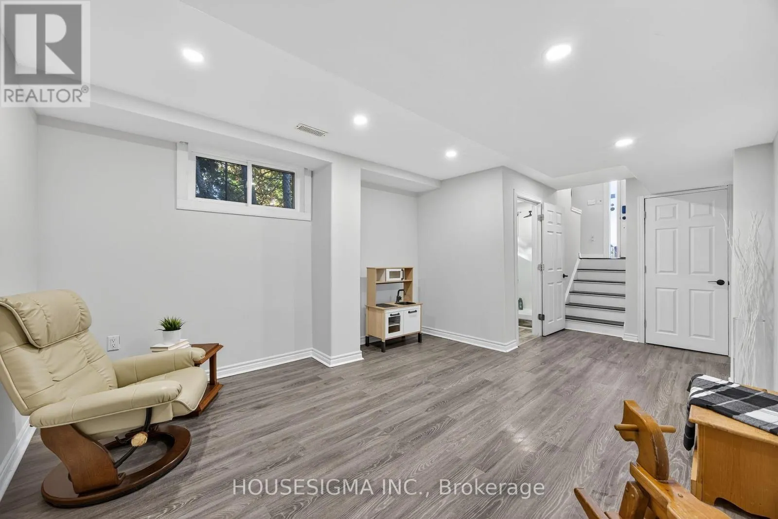 421 IRWIN STREET