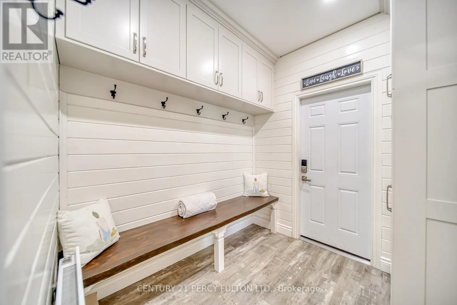 13 HICKORY LANE