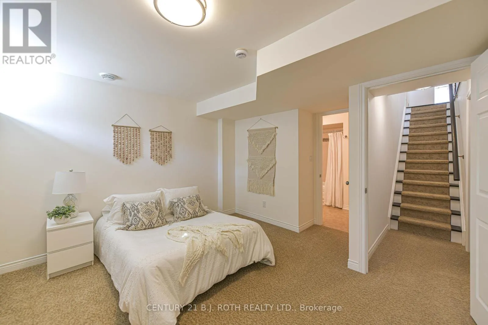 28 CANTERBURY CIRCLE