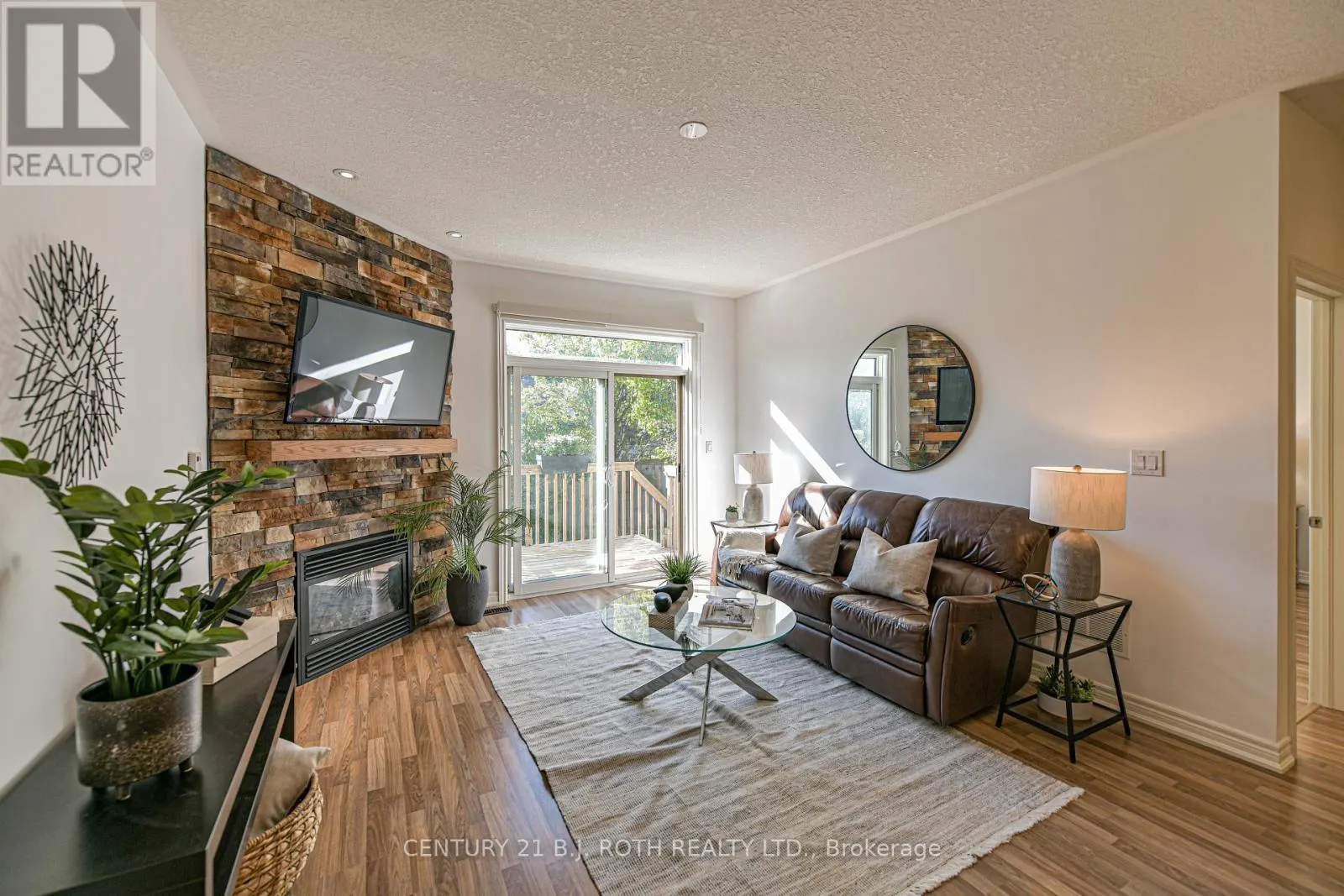 28 CANTERBURY CIRCLE