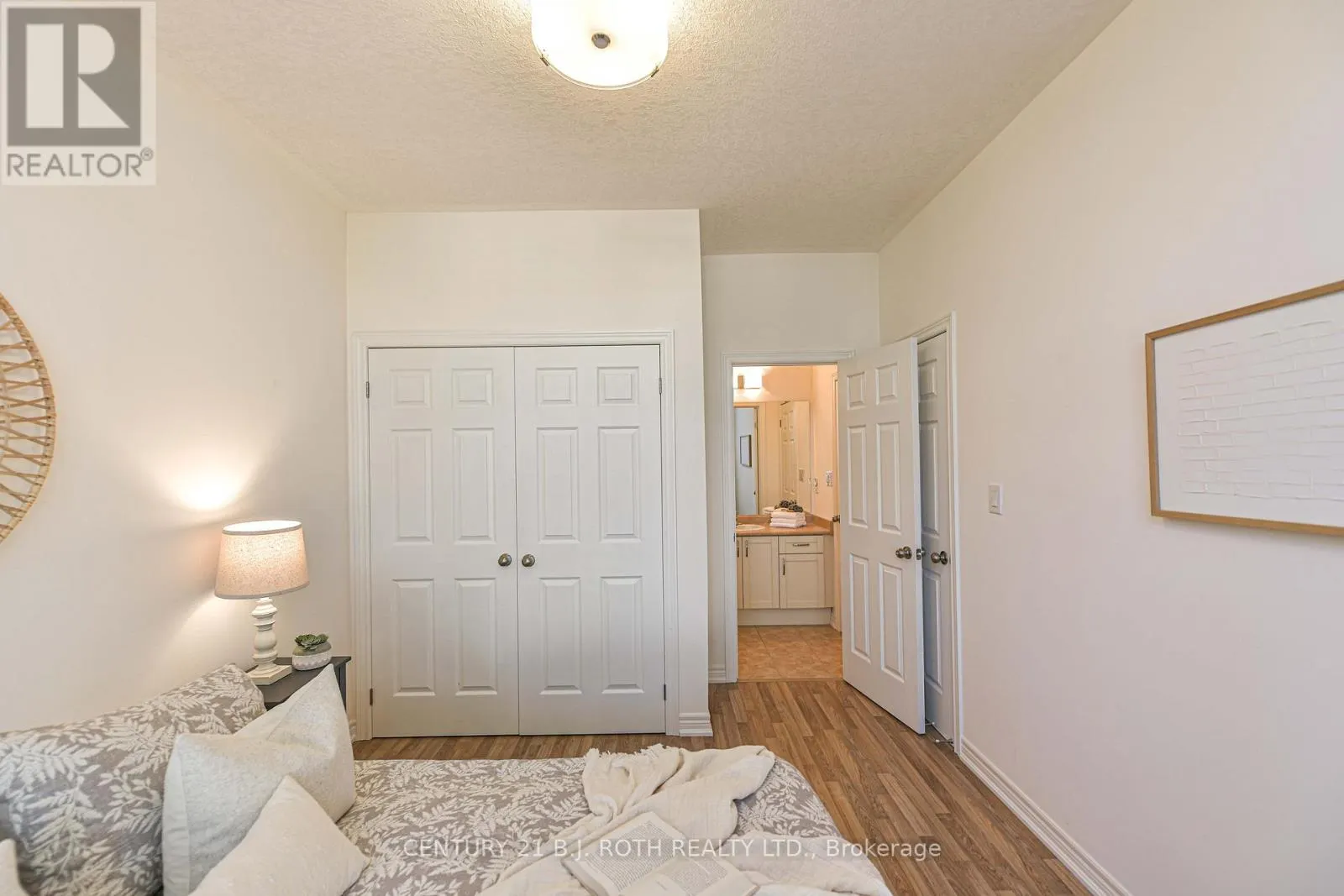 28 CANTERBURY CIRCLE
