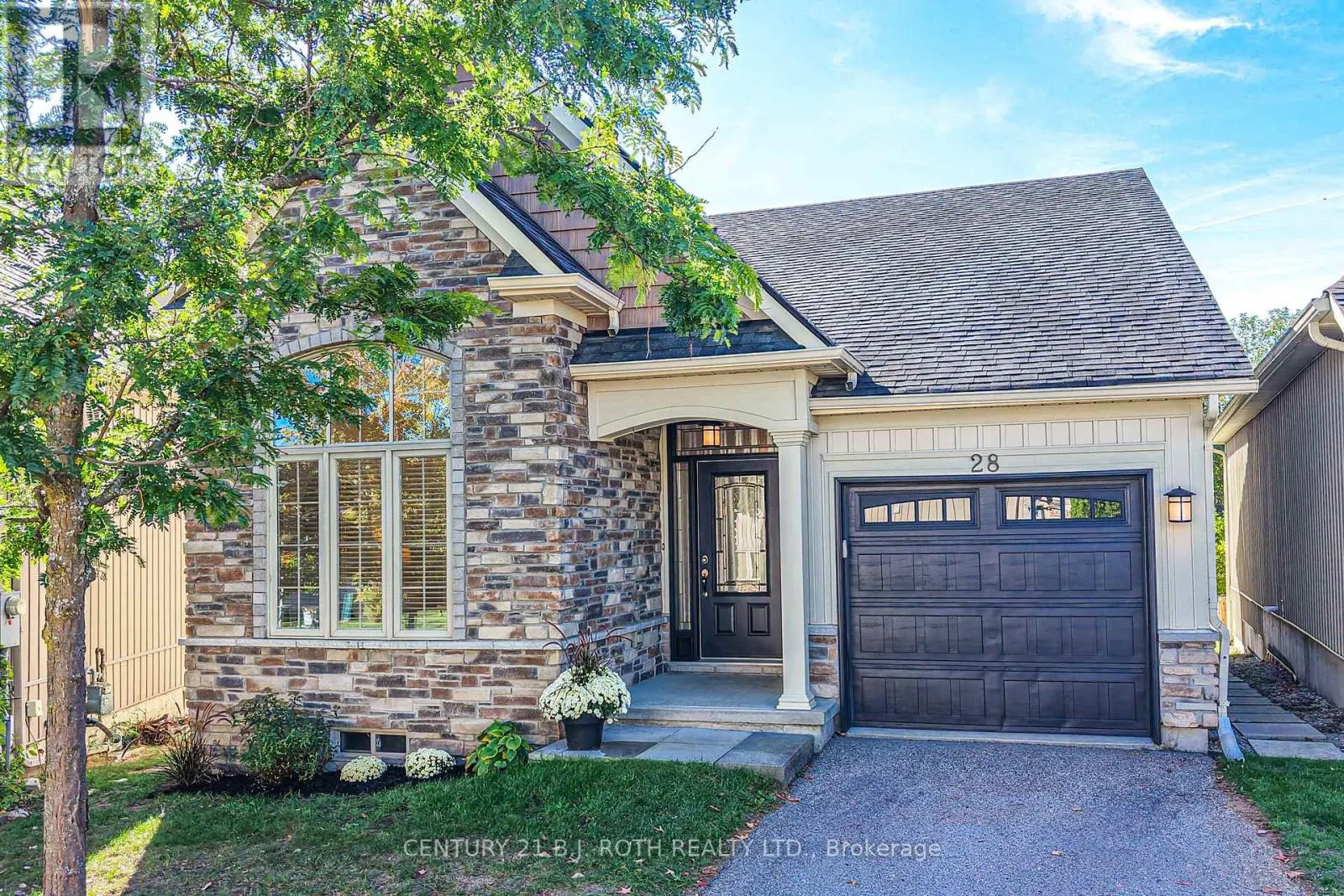 28 CANTERBURY CIRCLE