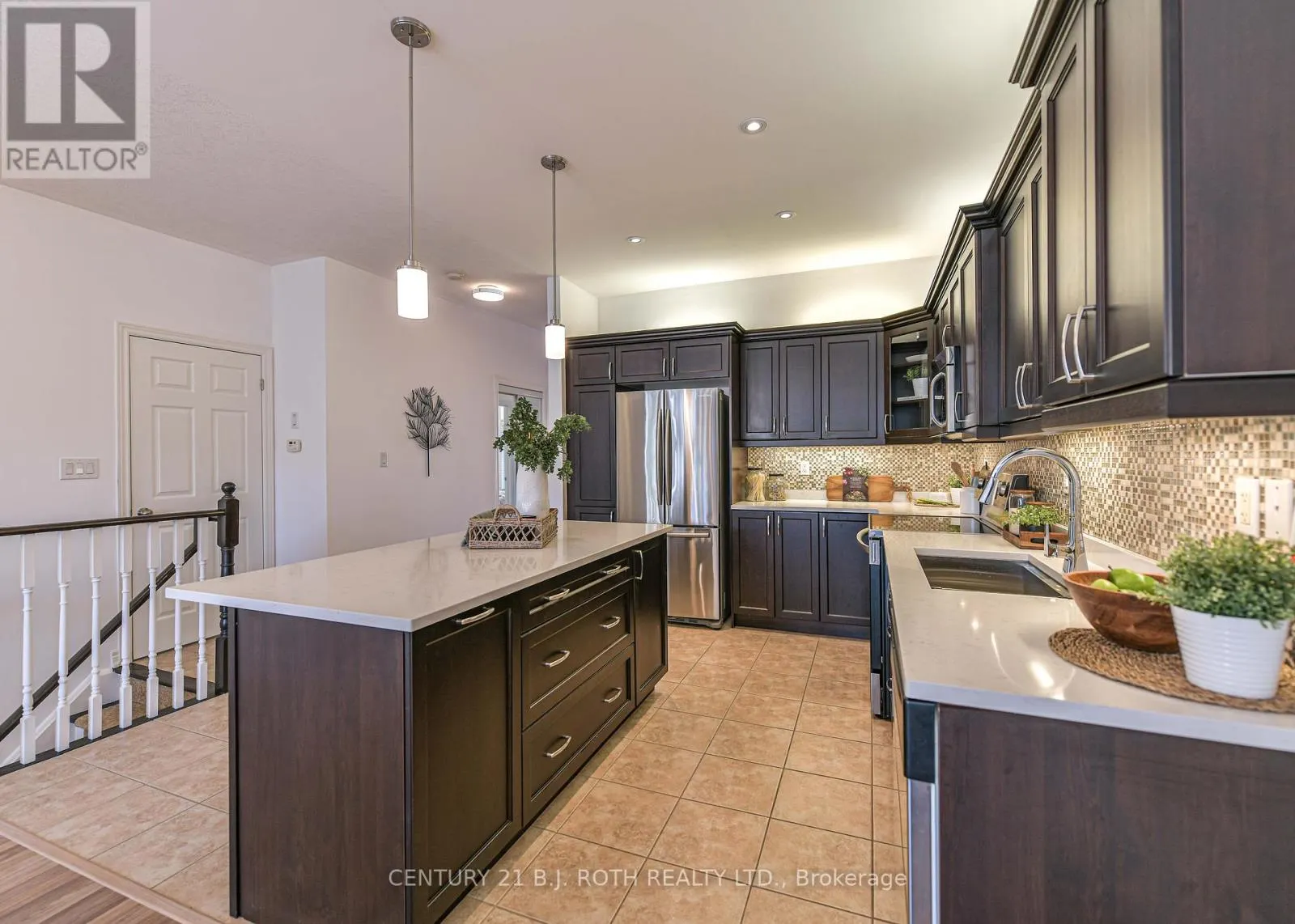 28 CANTERBURY CIRCLE