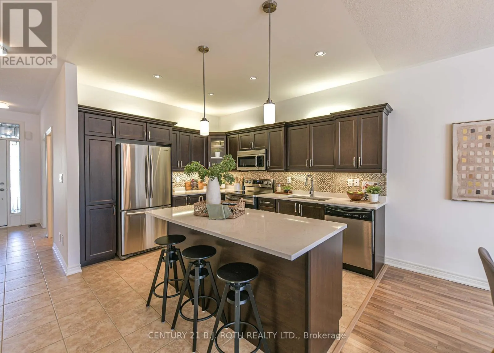 28 CANTERBURY CIRCLE