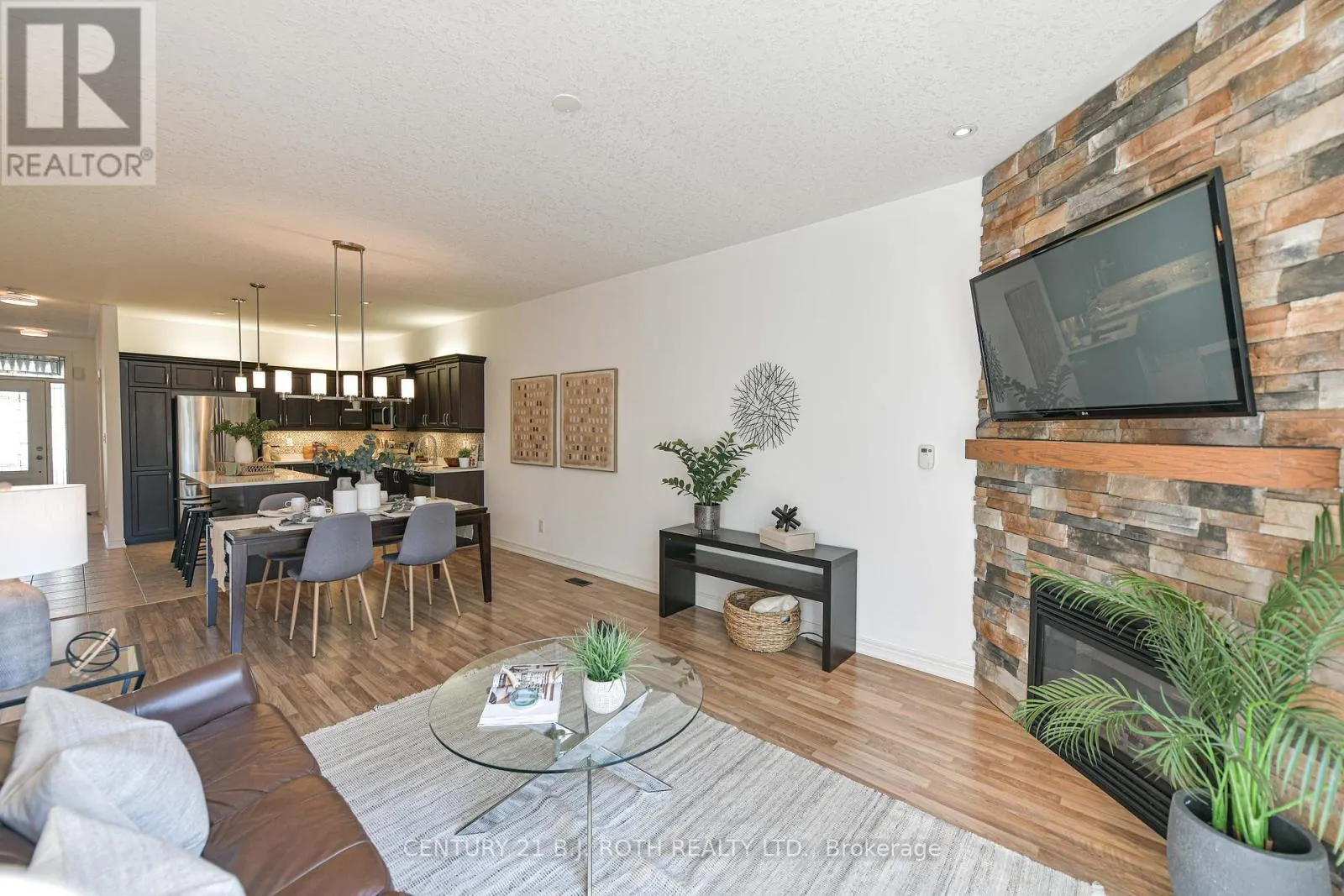 28 CANTERBURY CIRCLE