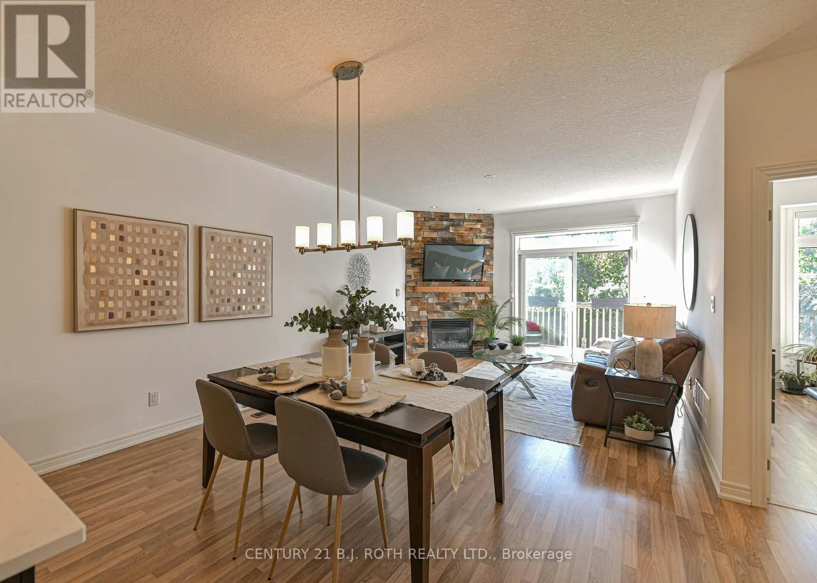 28 CANTERBURY CIRCLE