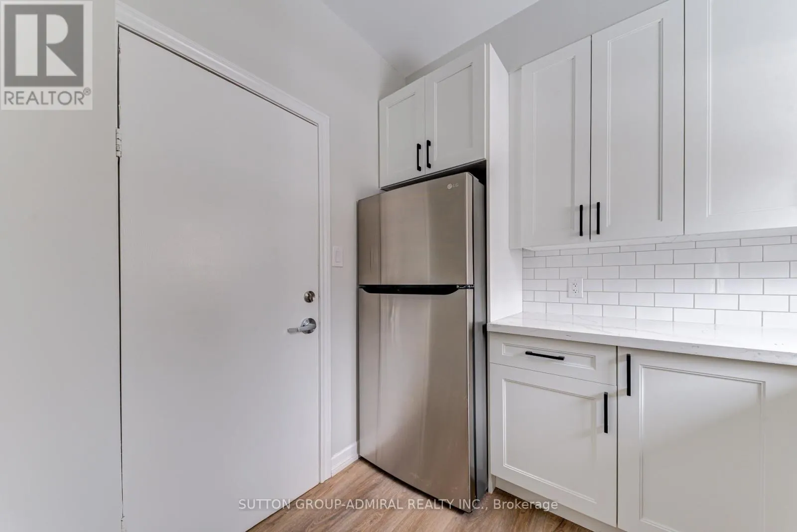 2 - 167 COLLIER STREET