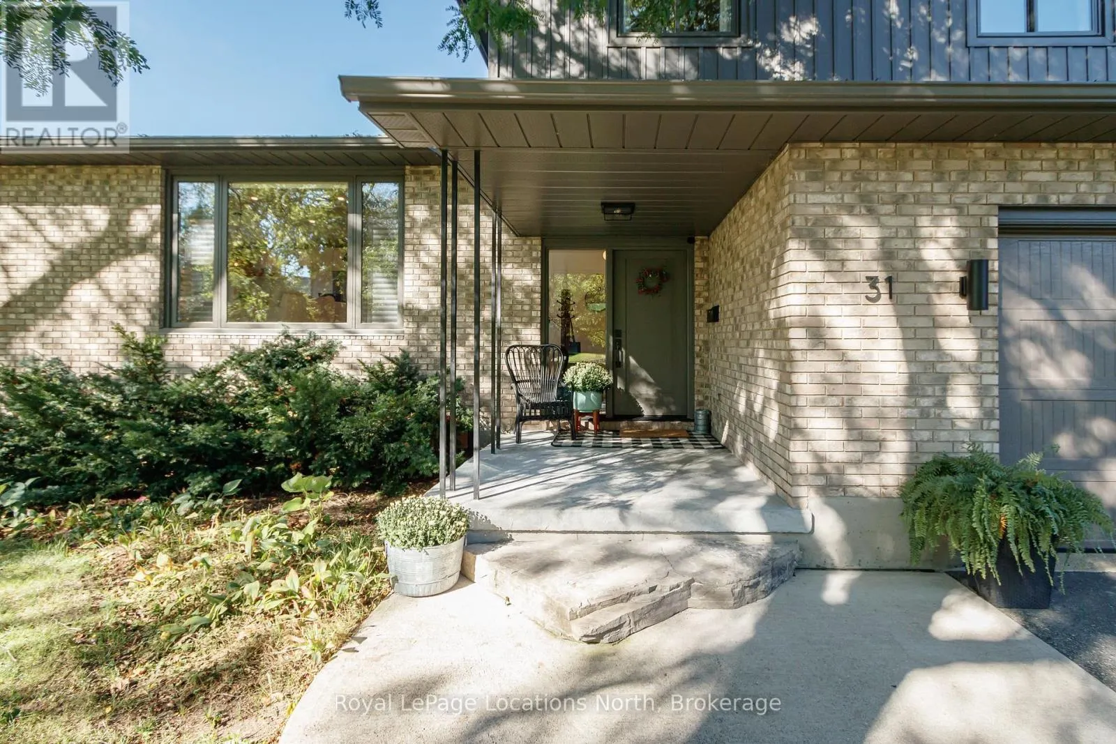 31 BROCK CRESCENT