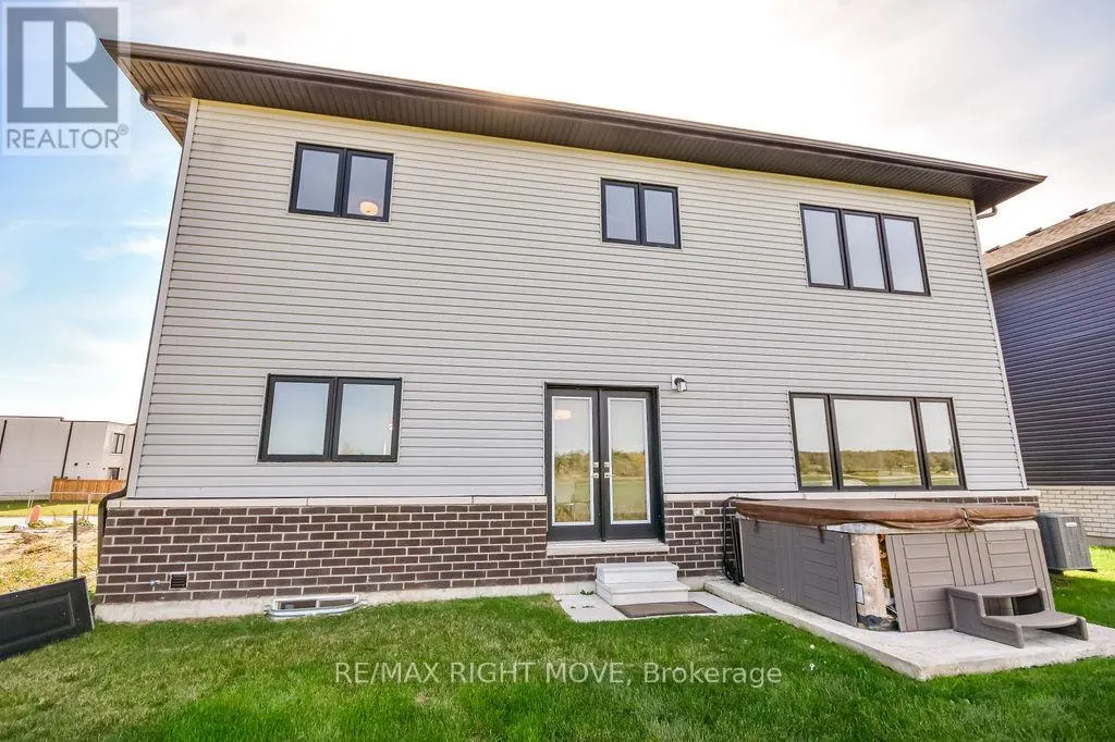 3721 QUAYSIDE DRIVE