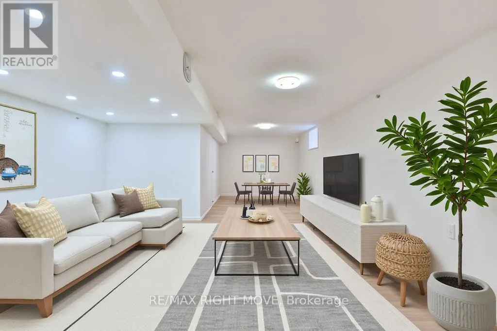 3721 QUAYSIDE DRIVE