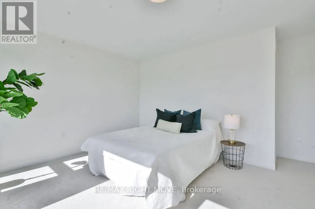 3721 QUAYSIDE DRIVE