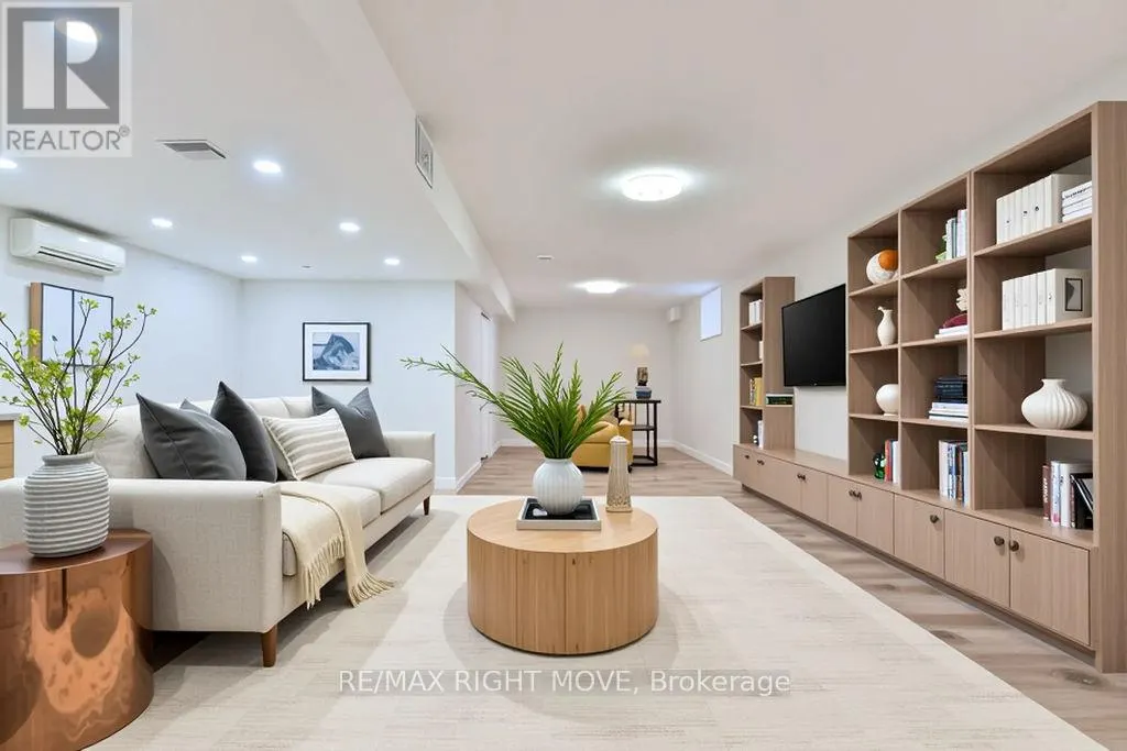 3721 QUAYSIDE DRIVE