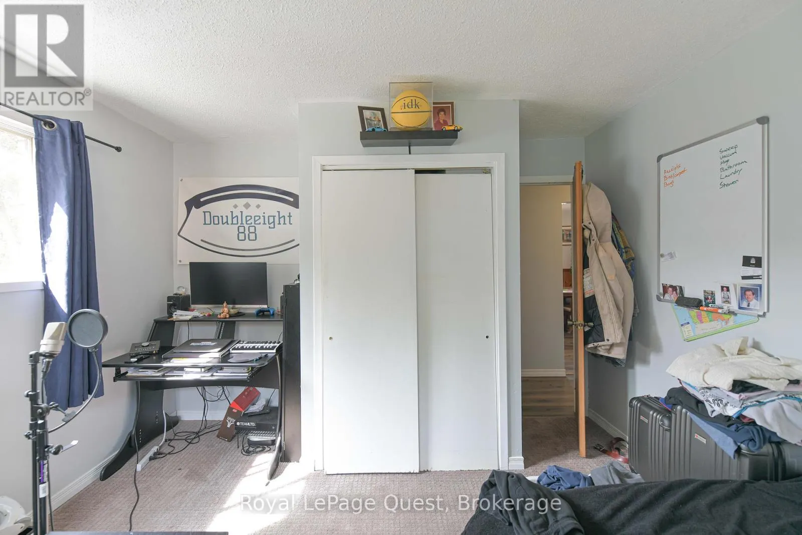 129 SIMCOE STREET