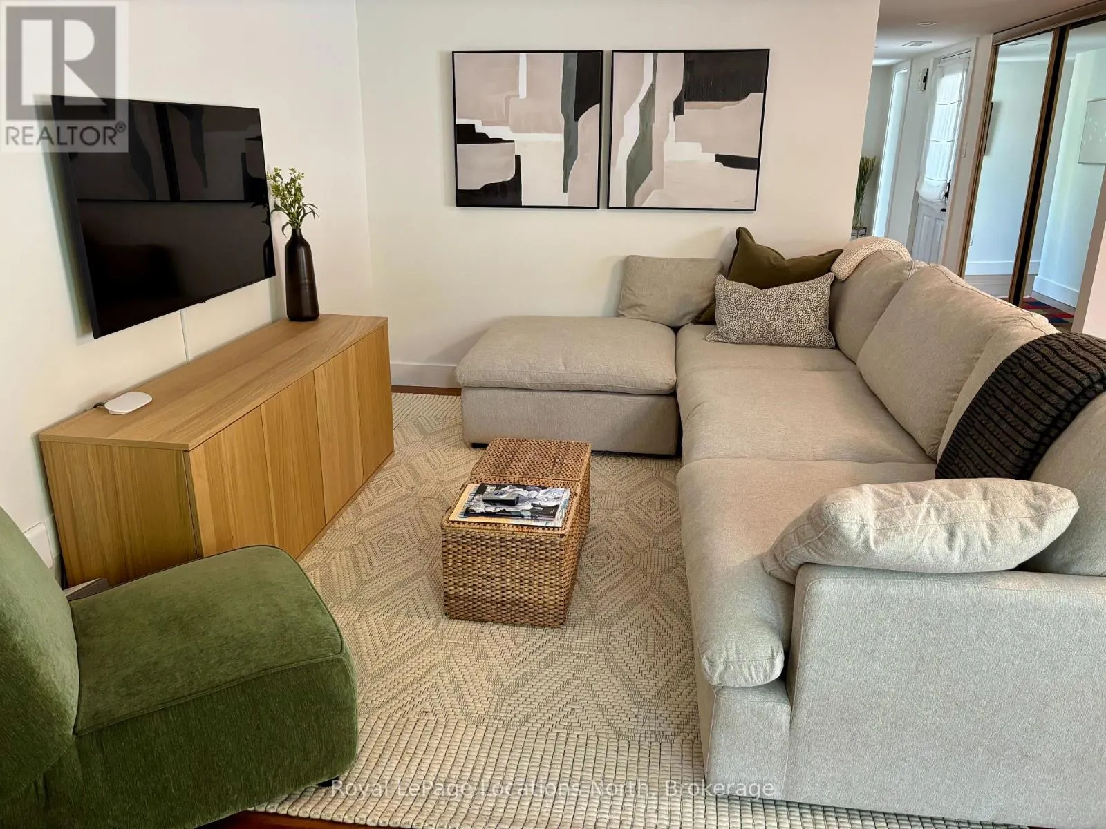 912 CEDAR POINTE COURT