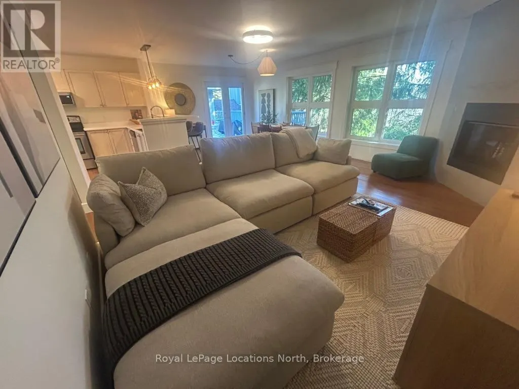 912 CEDAR POINTE COURT