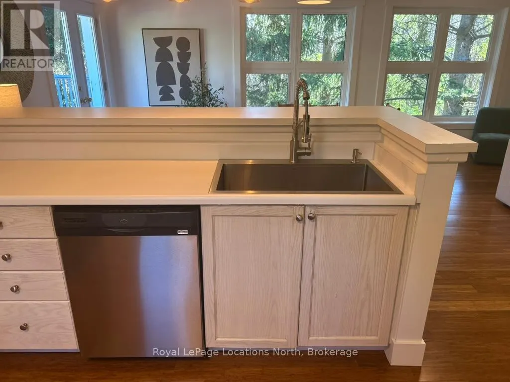 912 CEDAR POINTE COURT