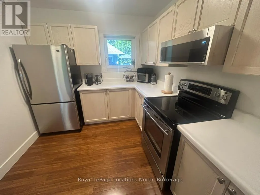 912 CEDAR POINTE COURT