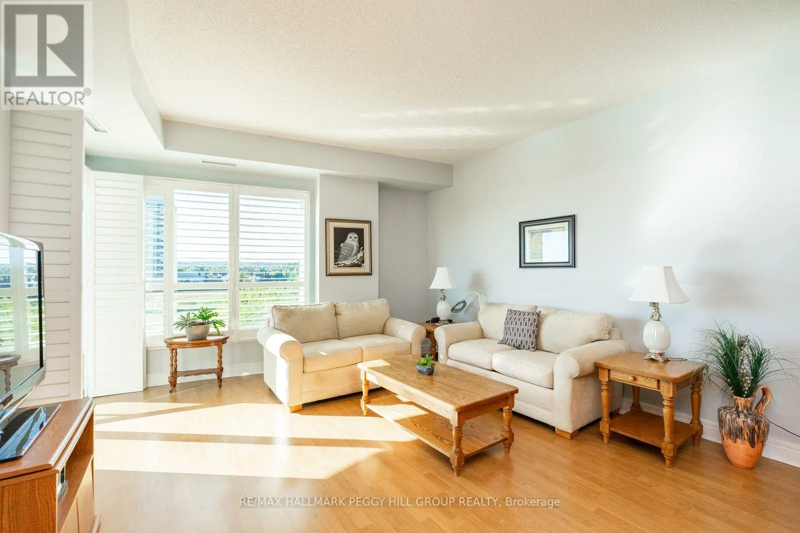 401 - 2 TORONTO STREET