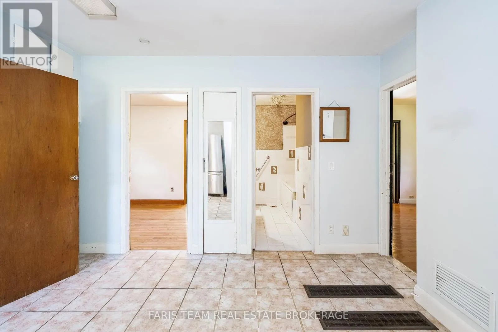 201 RIDGE ROAD W