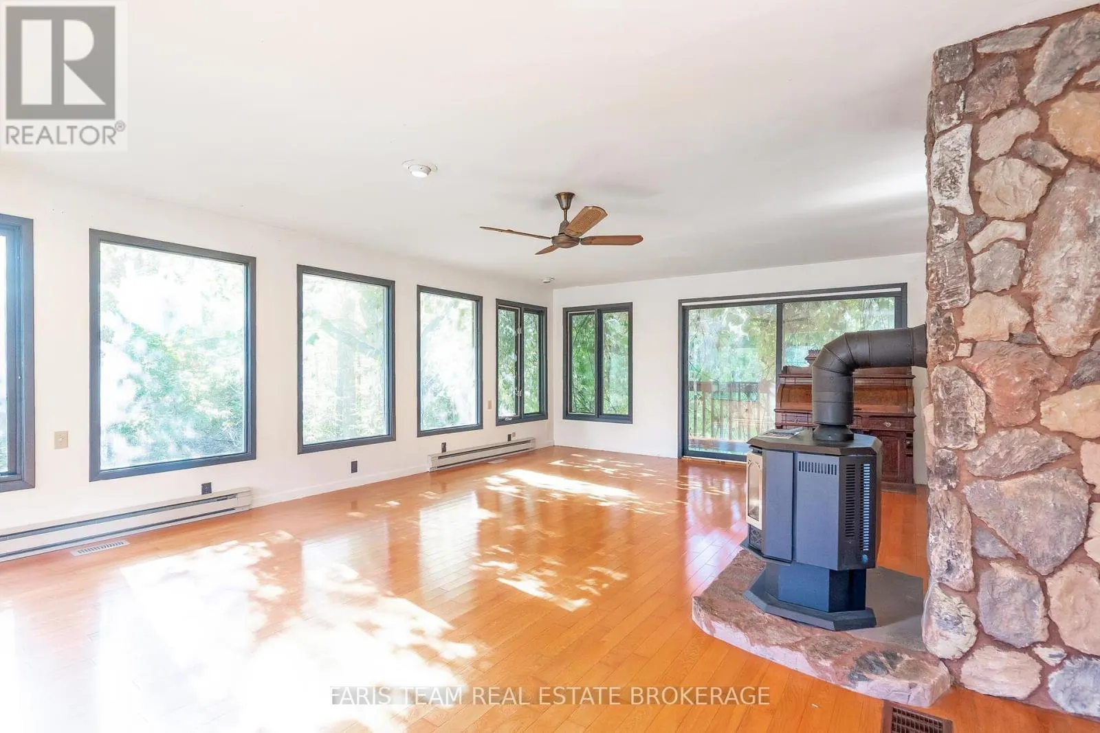 201 RIDGE ROAD W