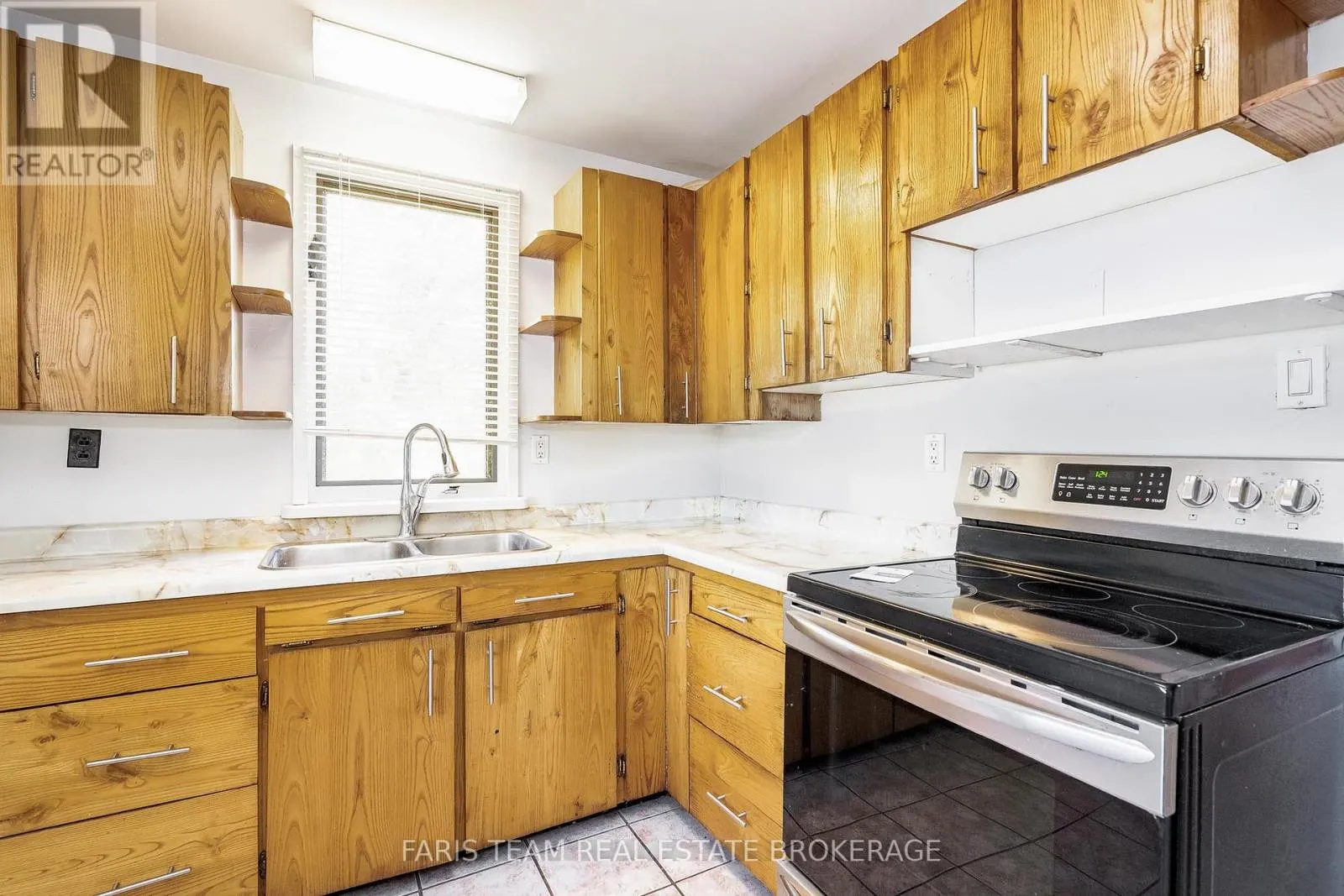 201 RIDGE ROAD W