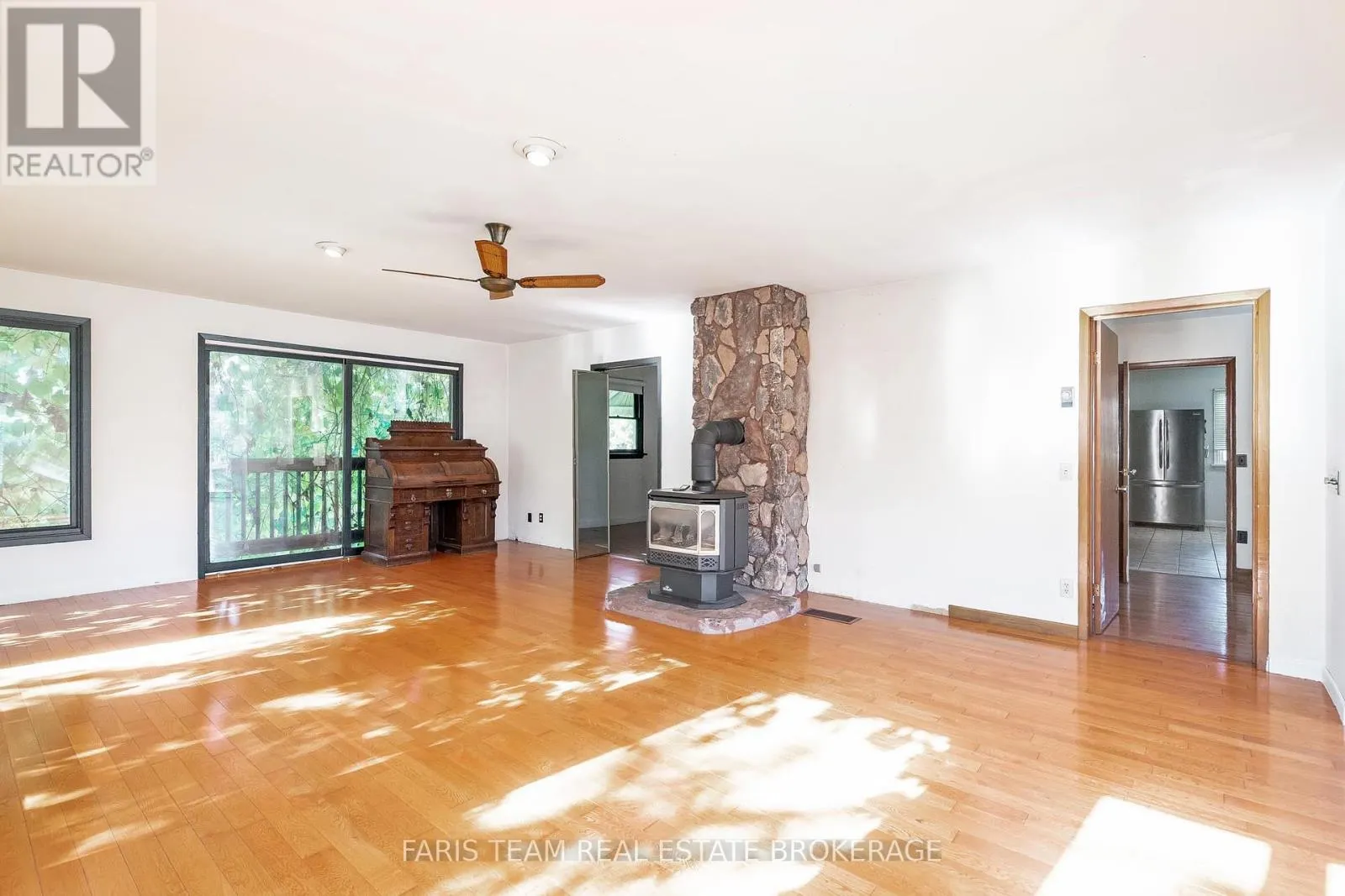 201 RIDGE ROAD W