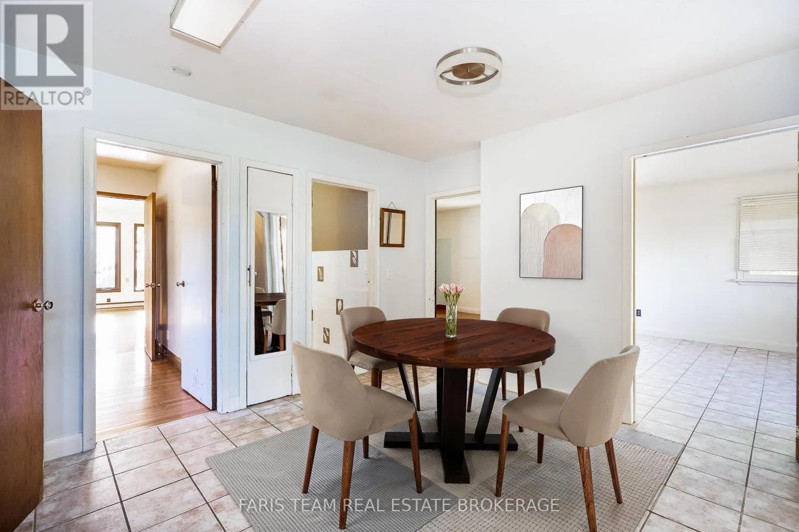 201 RIDGE ROAD W