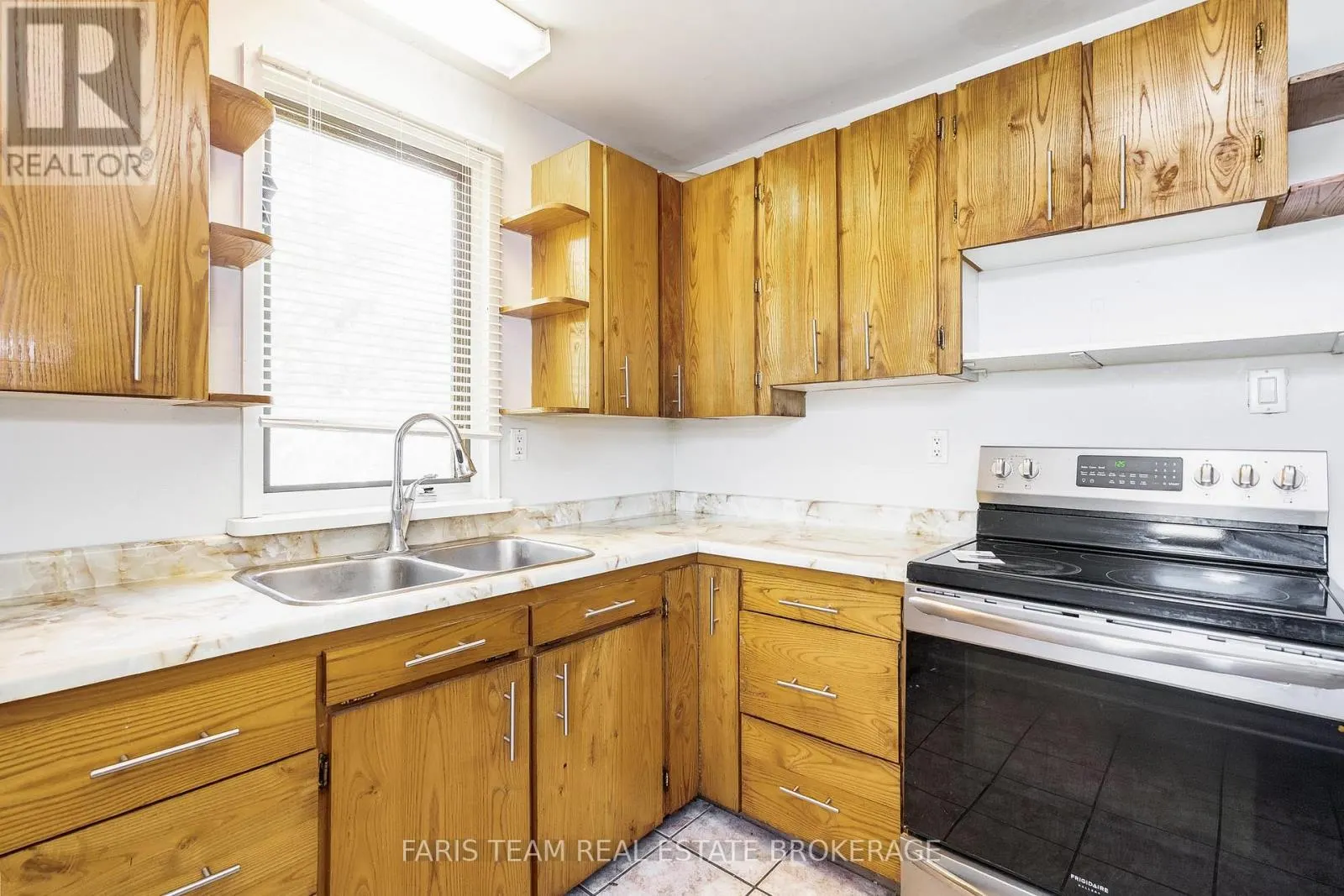 201 RIDGE ROAD W