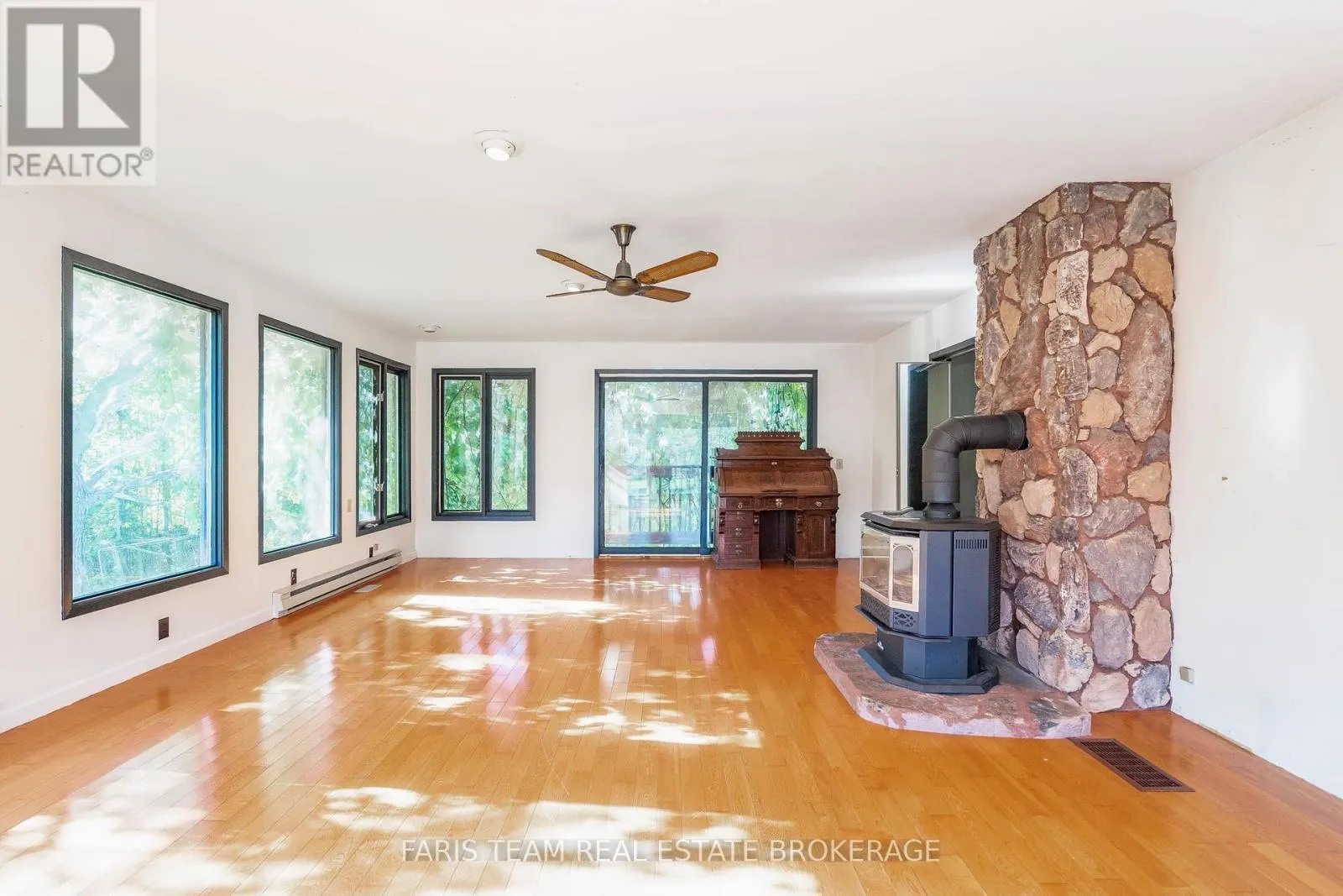 201 RIDGE ROAD W