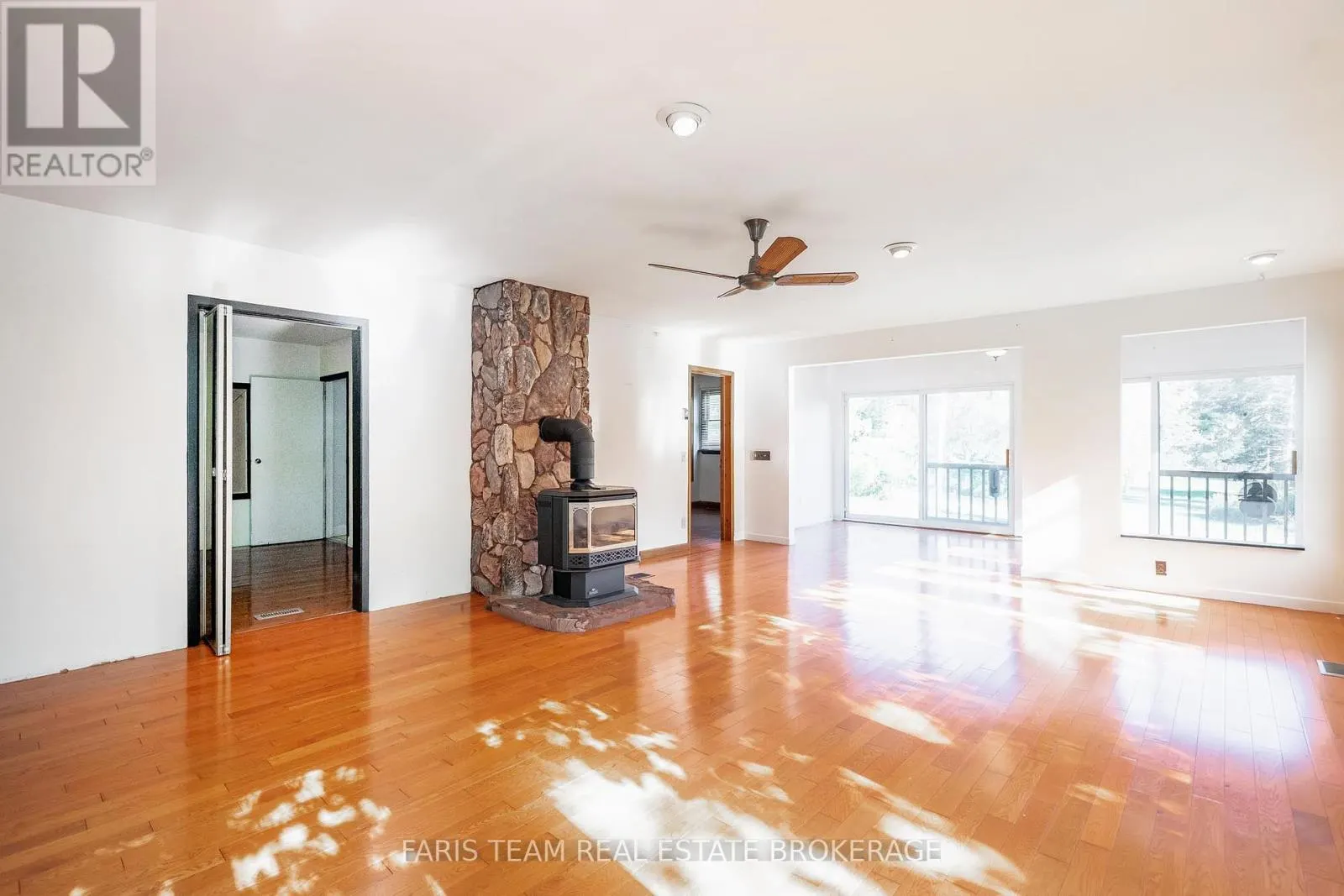 201 RIDGE ROAD W