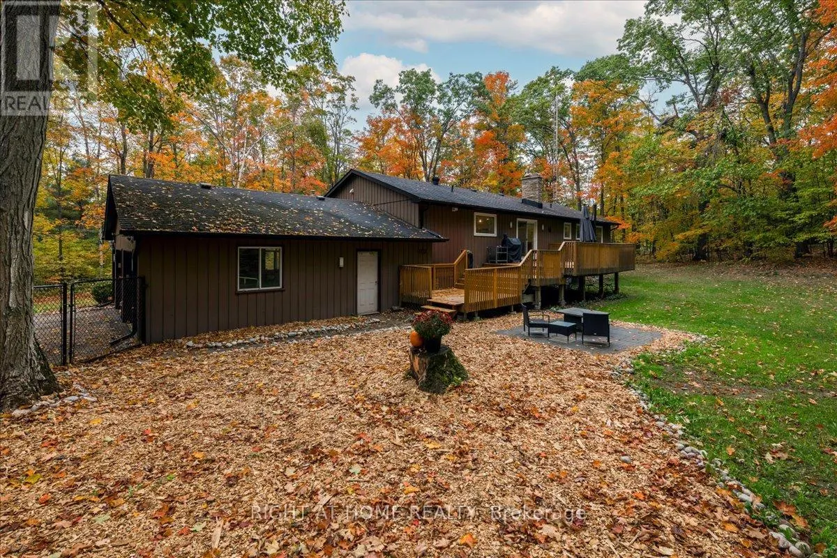 11 WOODLAND CRESCENT