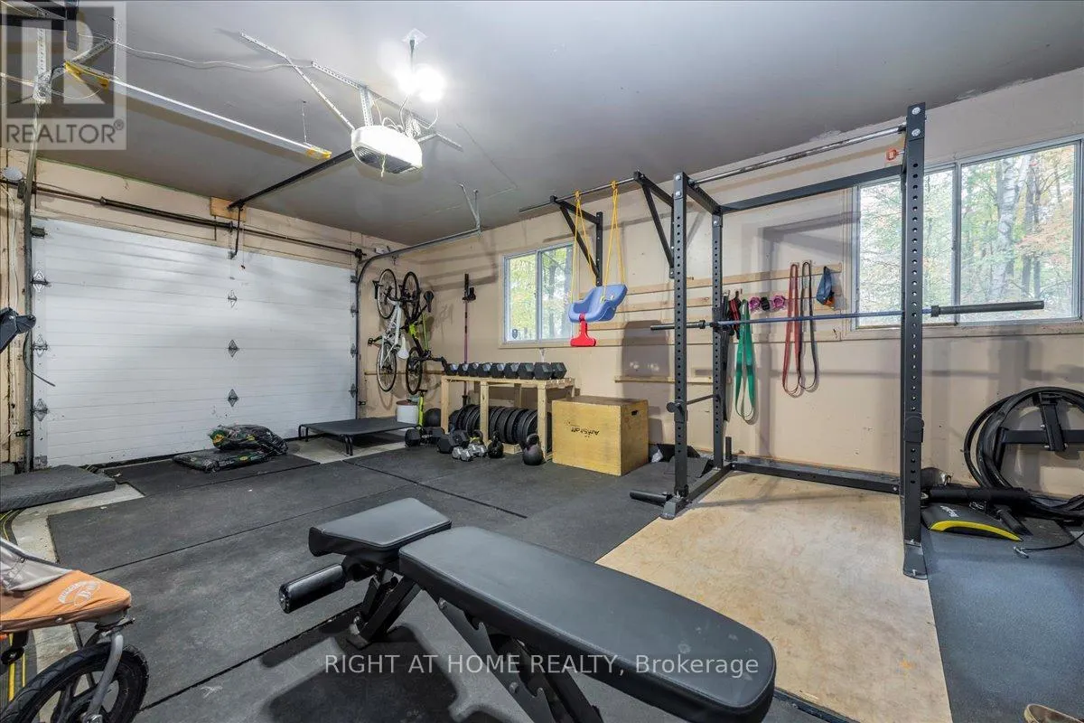 11 WOODLAND CRESCENT