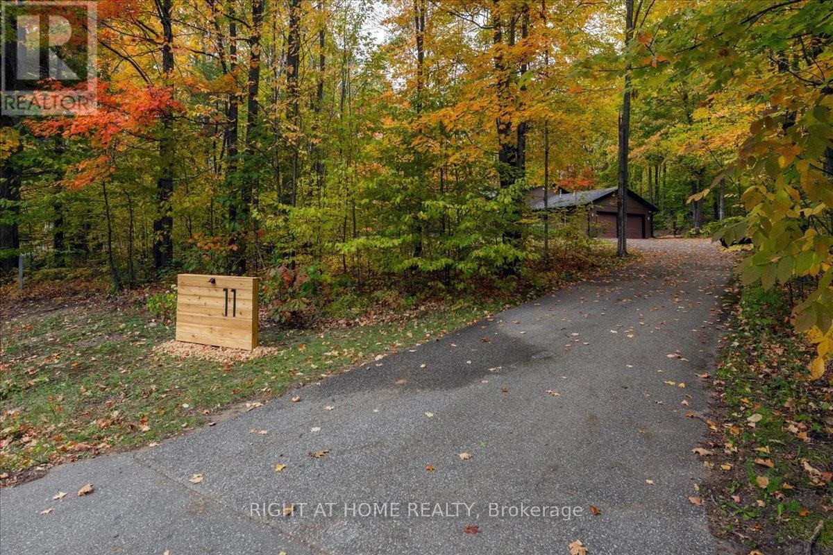 11 WOODLAND CRESCENT