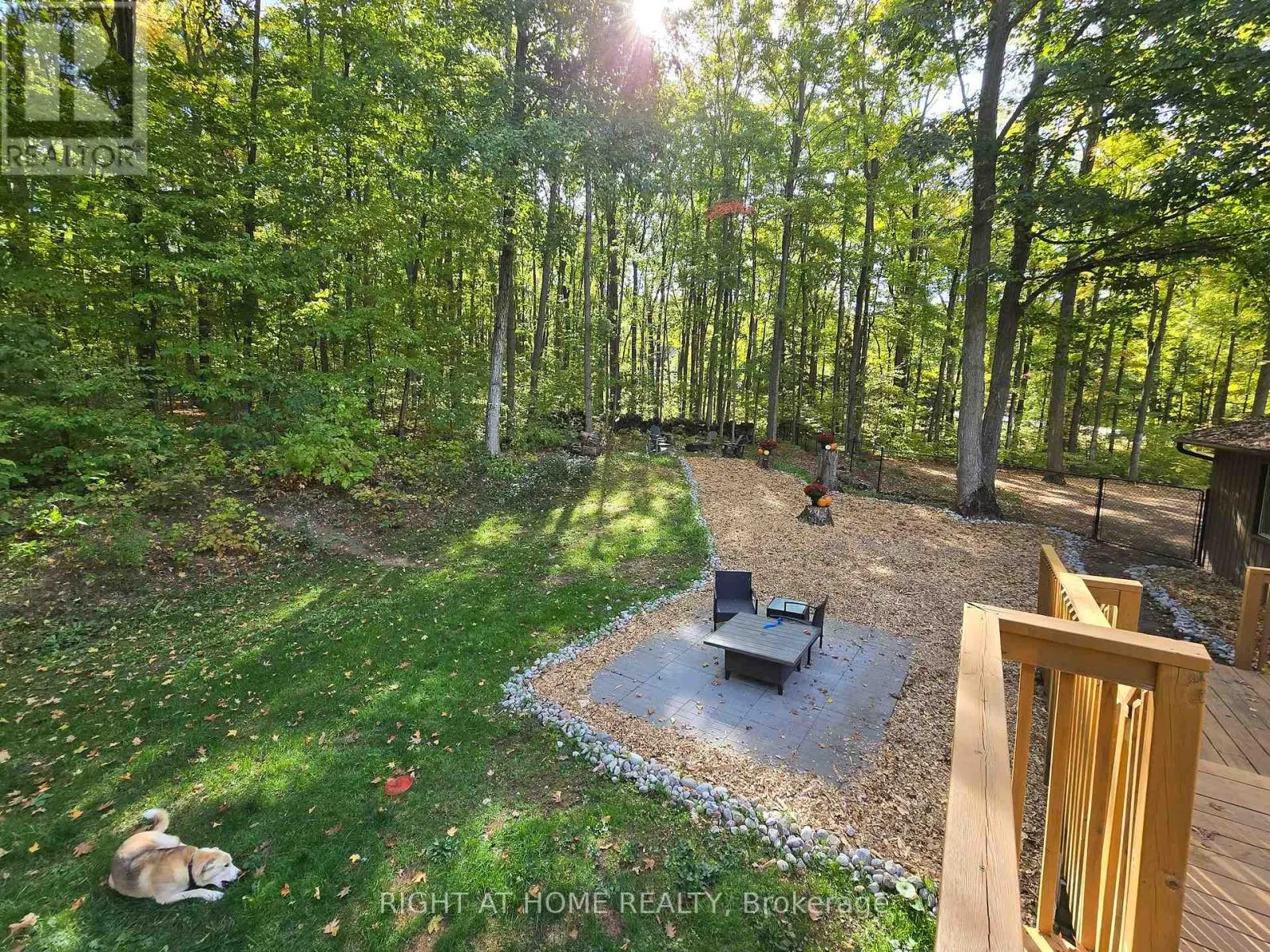 11 WOODLAND CRESCENT