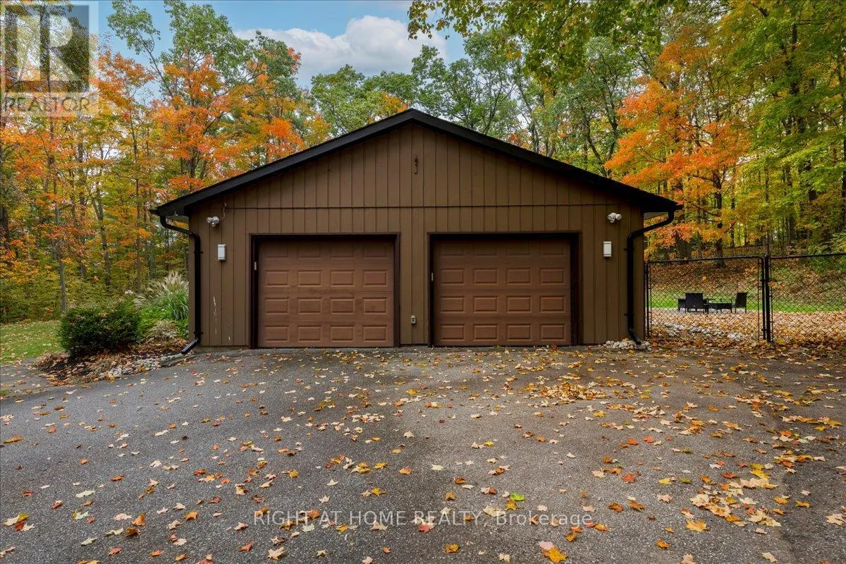 11 WOODLAND CRESCENT